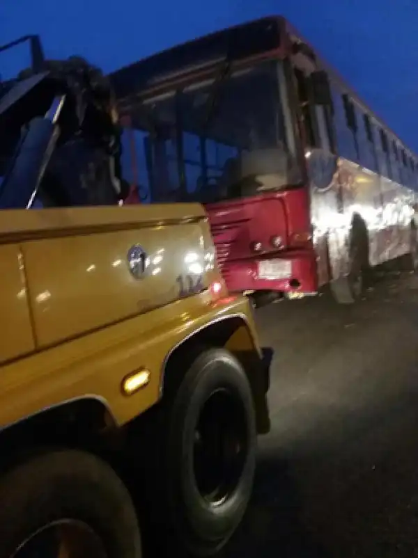 Photos: Five persons, including two children killed in multiple crash on 3rd Mainland bridge